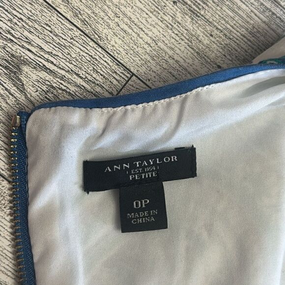 Ann Taylor Geometric Print Dress Size 0 Petite - Picture 3 of 4